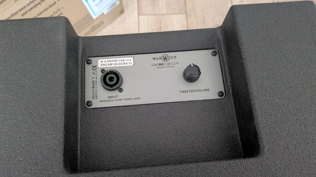 Head + cabinet chitară bass Warwick Gnome 200w