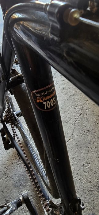 Bicicletă mare pentru persoane înalte are Dinamo în butuc