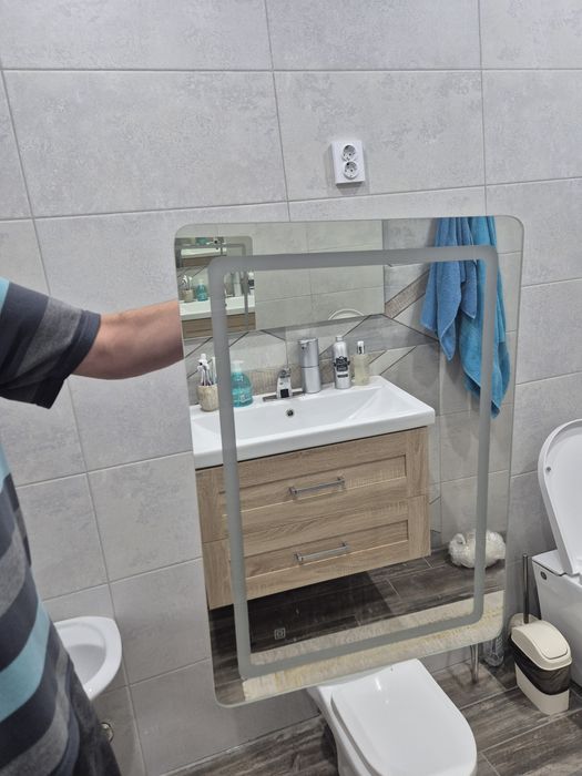 Продам зеркало в ванную комнату