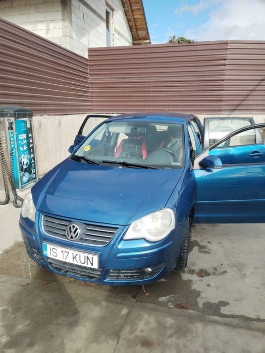 Se vinde mașină în stare bună de funcționare.