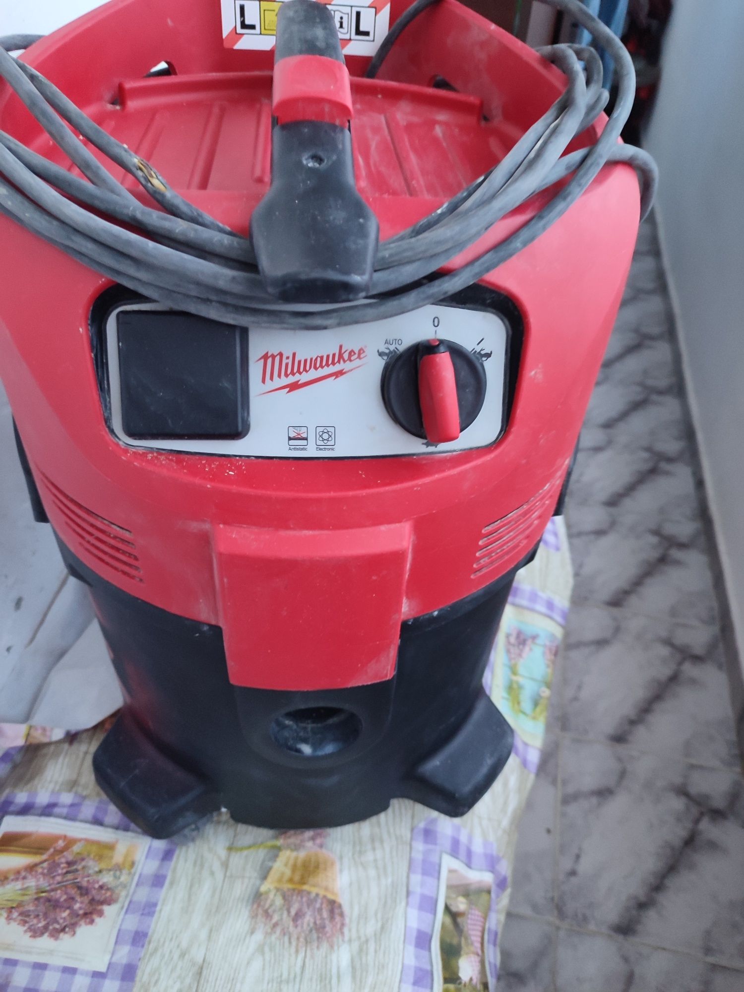 Aspirator profesional milwaukee as 300 elcp