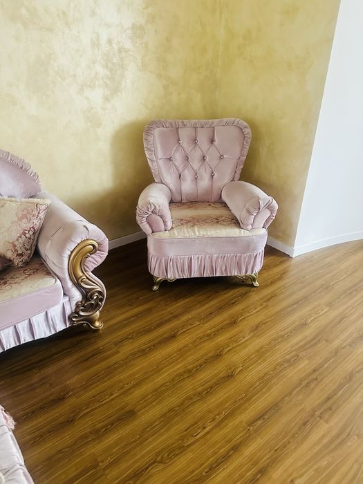 Vand coltar cu fotolii si măsuța