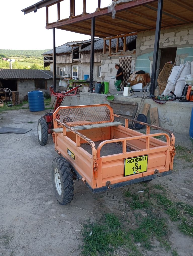 Vând motocultor cu remorca, freză și prășitoare