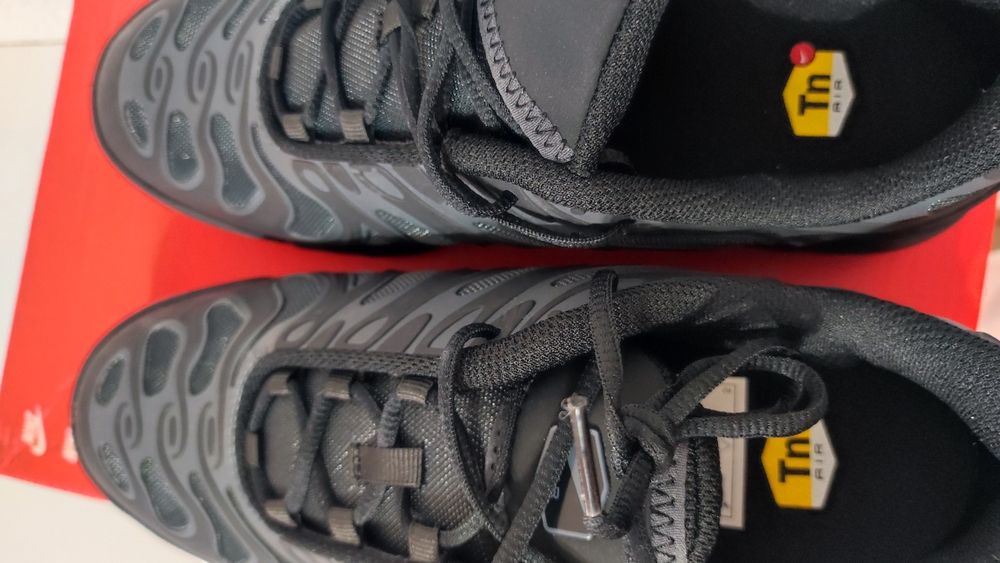 Оригинални маратонки Nike tn