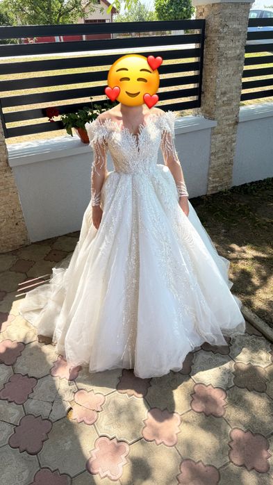 Vând rochie de mireasă