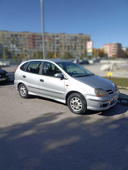 Nissan Almera Tino