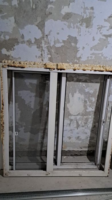 Продам 4 окна пластиковые с простым открыванием.