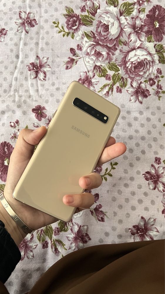 Samsung s10 sotiladi holati yahshi