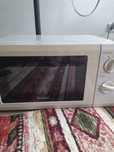 Cuptor cu microunde 100 ron