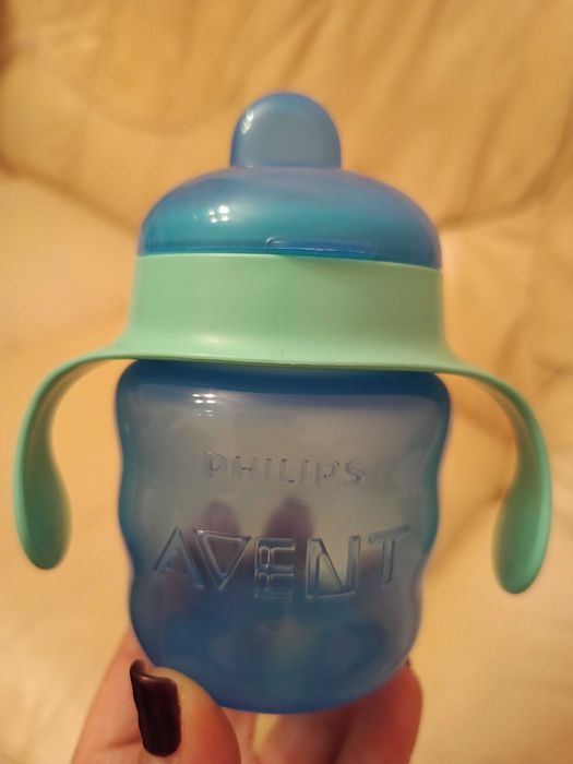 Ръчна помпа Авент +шишета+контейнерчета за храна.
