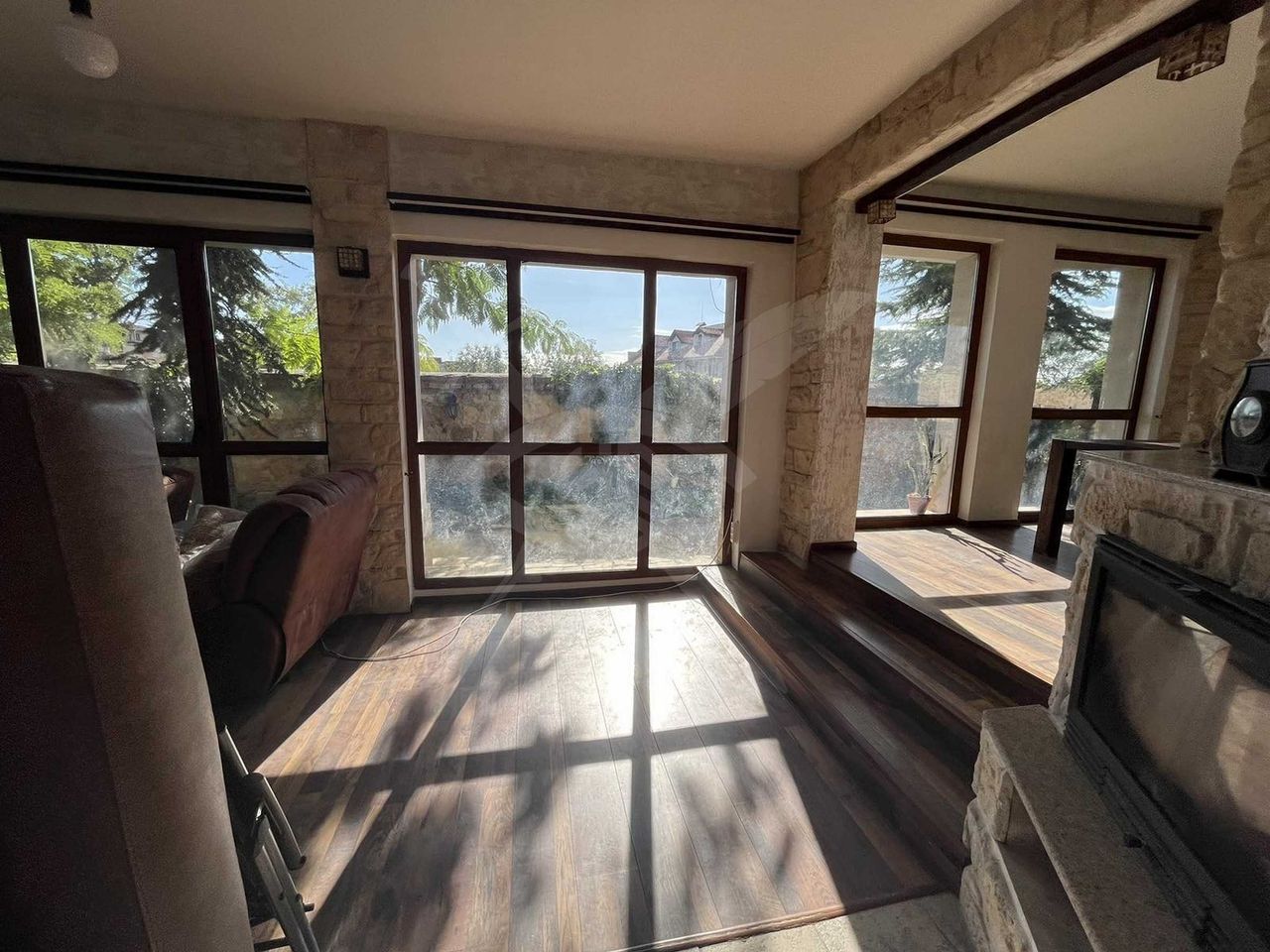 Продава се Къща в Варна, м-т Сотира - 250 кв.м за 1420 €/кв.м - Снимка #2
