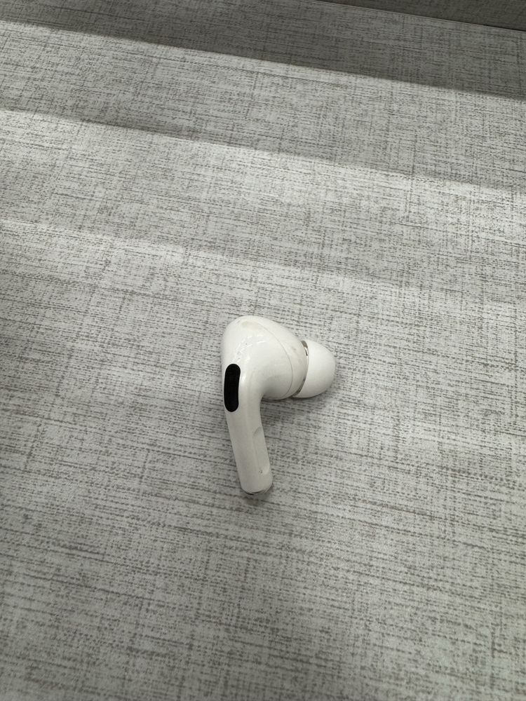 AirPods 2,R наушник ,правый,оригинал