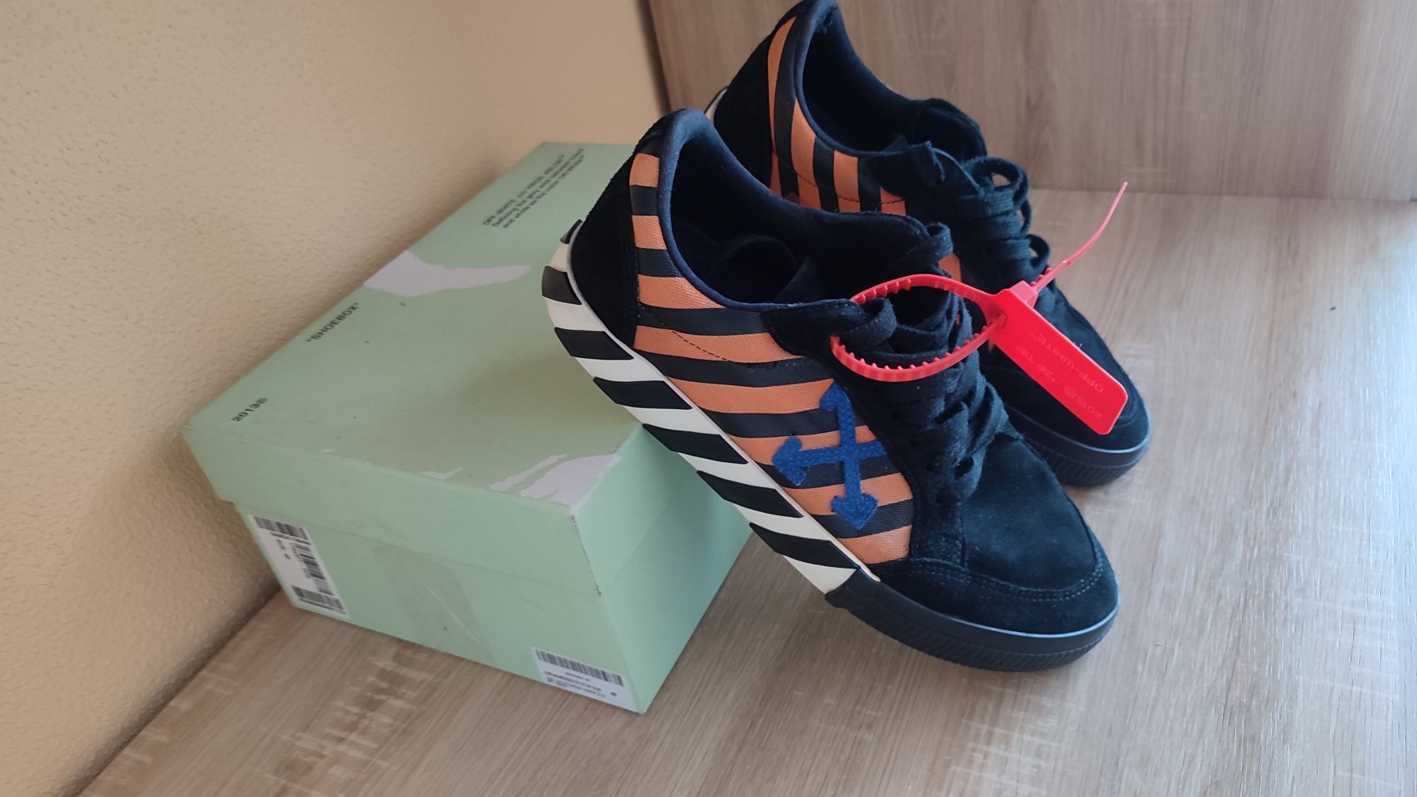 Adidași off white vulcanized Orange blue URGENT