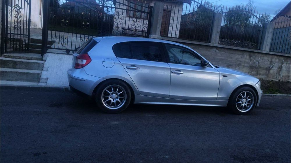 Vând sau schimb BMW seria 1