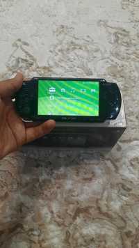 Sony PSP 2000 модель.