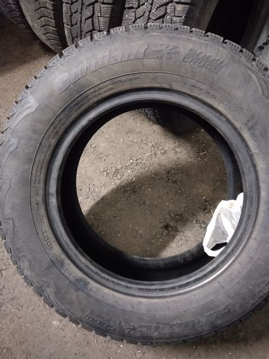 Продам резину б/у 205/70 r 15