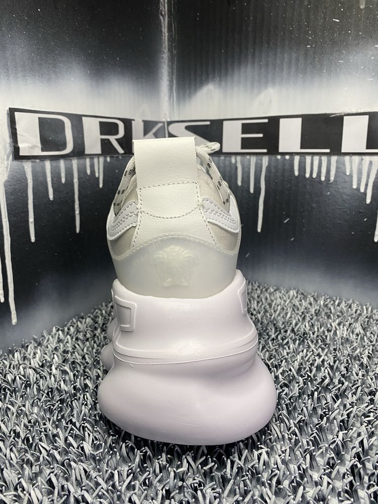 Versace Chain Reaction White/Black