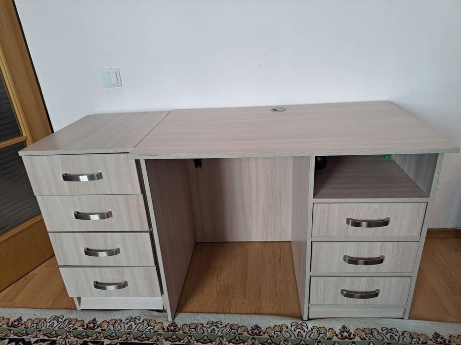 Продам стол- парту, офисный стол