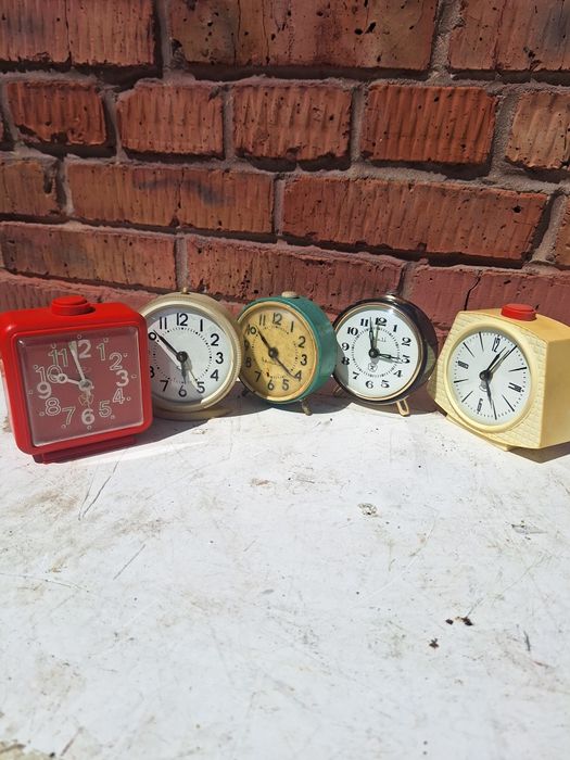Продам часы будильники