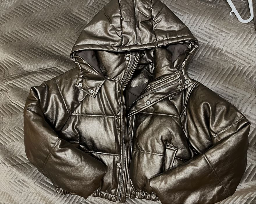 Яке тип бомбър в златист цвят