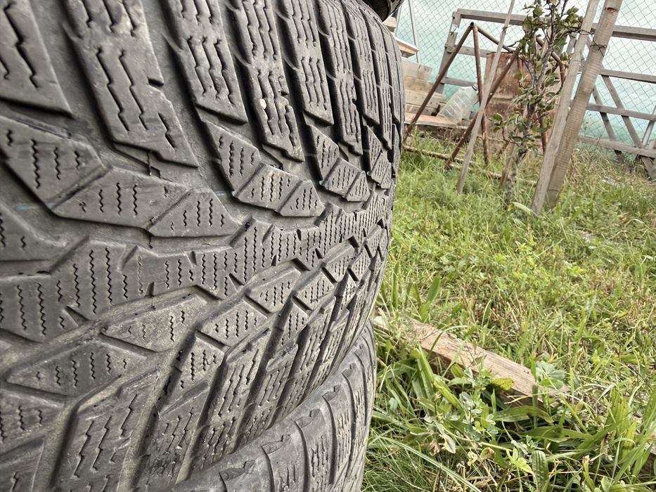 Anvelope iarna 225 55 16 nokian wr d4