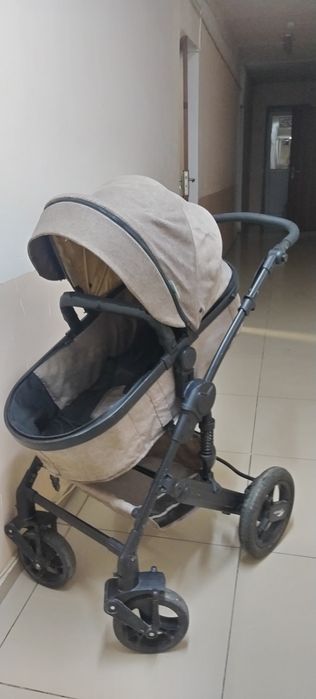 Продаётся Коляска Зимняя