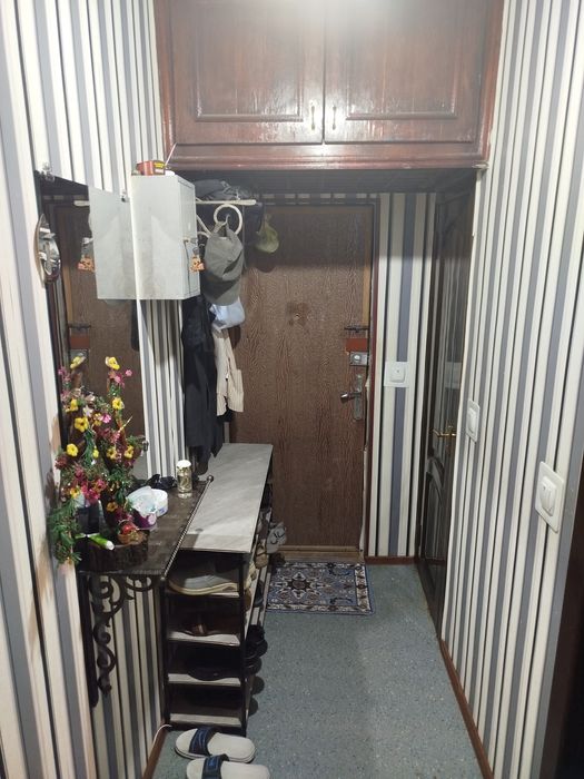 Продается квартира 2ком переделано в 3 ком яшнобаский район