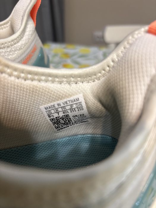 Adidas дамски маратонки 40 ти