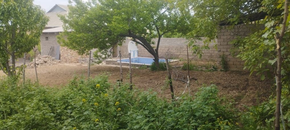 Xovli uy sotiladi