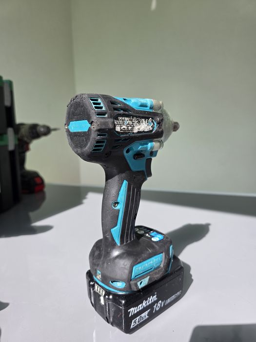 Pistol impact Makita DTW 300