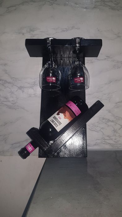 Стойка за вино от масив