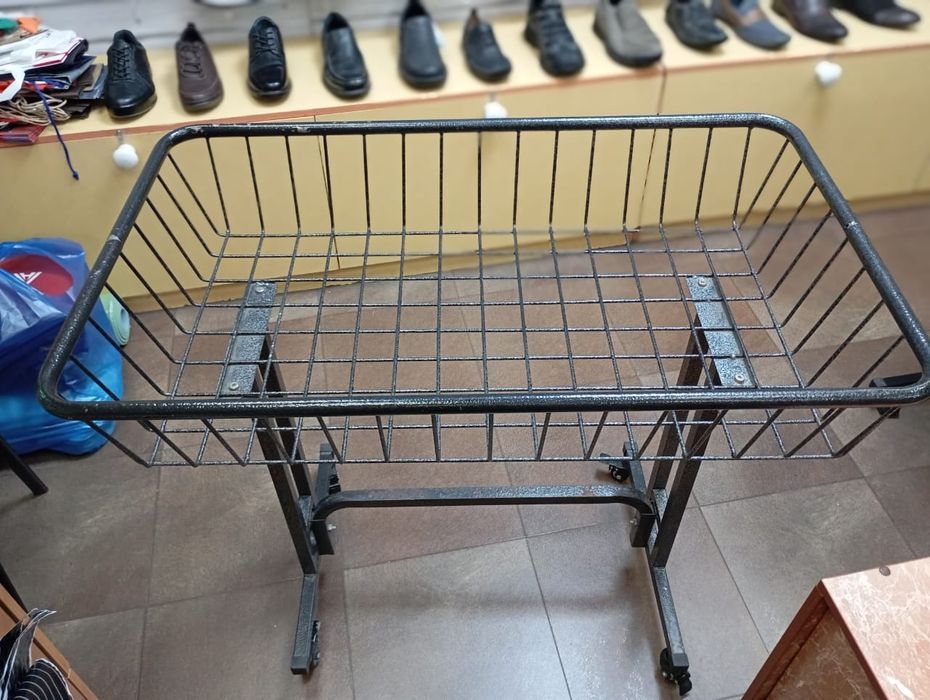 Корзина для витрины магазина