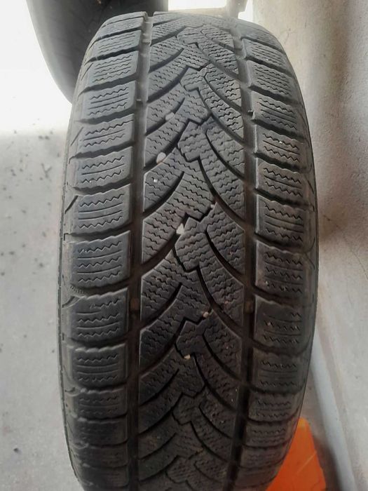 Продавам 2броя зимни гуми