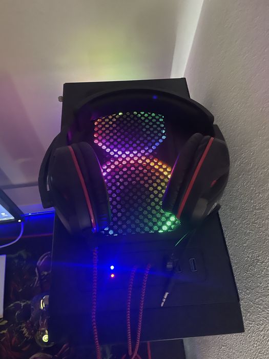 Vând PC Gaming, cu tot cu monitor DELL de 75 hZ, mouse si mousepad etc