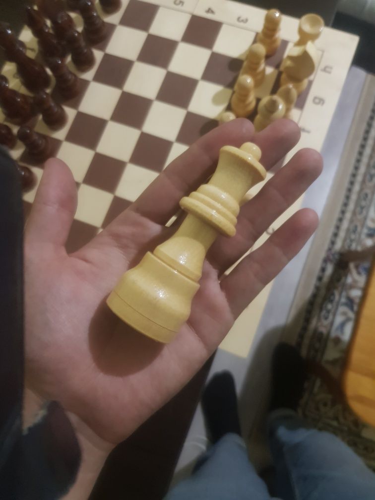 Продаю шахматную доску.
