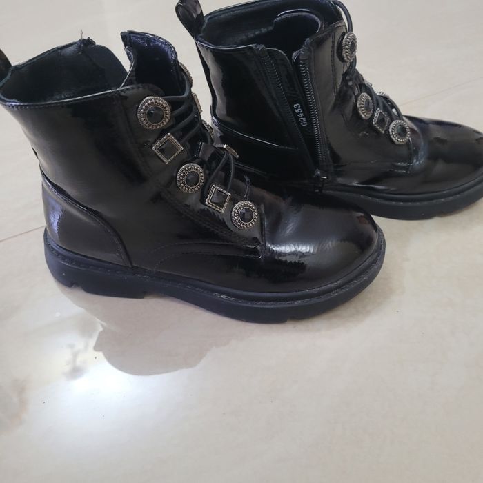 Vând ghete de lac, mărimea 31