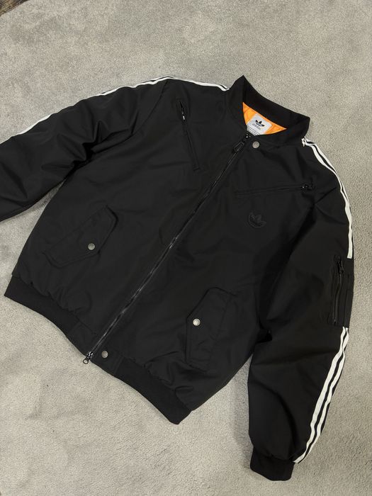 Бомбер adidas в наличии