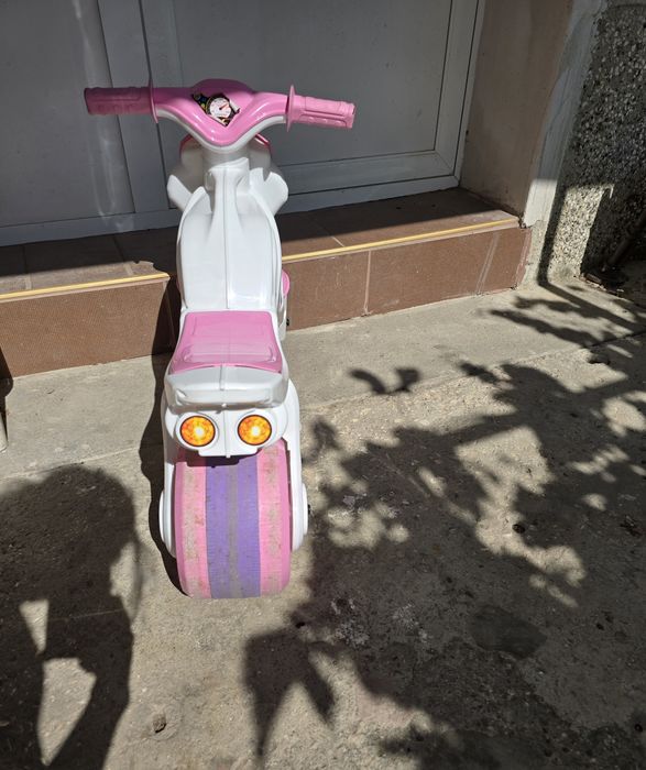 Розов мотор за баланс с бандаж на гумите и дръжка, 72х52х35см