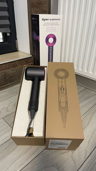 Dyson HD08 - Iron Fuchsia , sigilat cu factură !