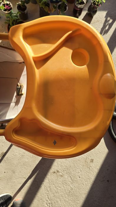 Бебешки стол за хранене