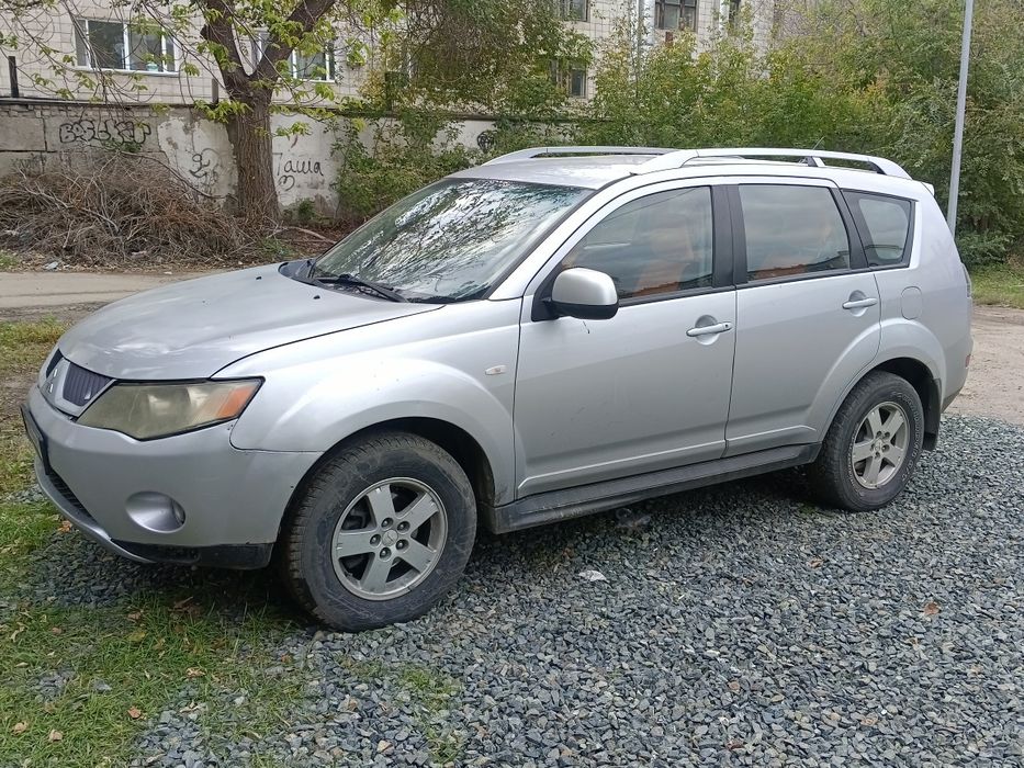 Продам автомобиль Митсубиси Аутлендер 2008 года