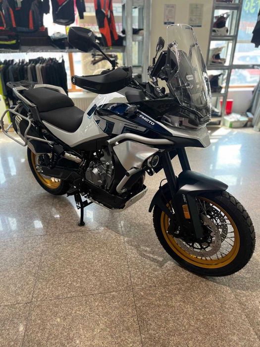 Motocicleta enduro-touring CFMOTO 800MT Explore Edition