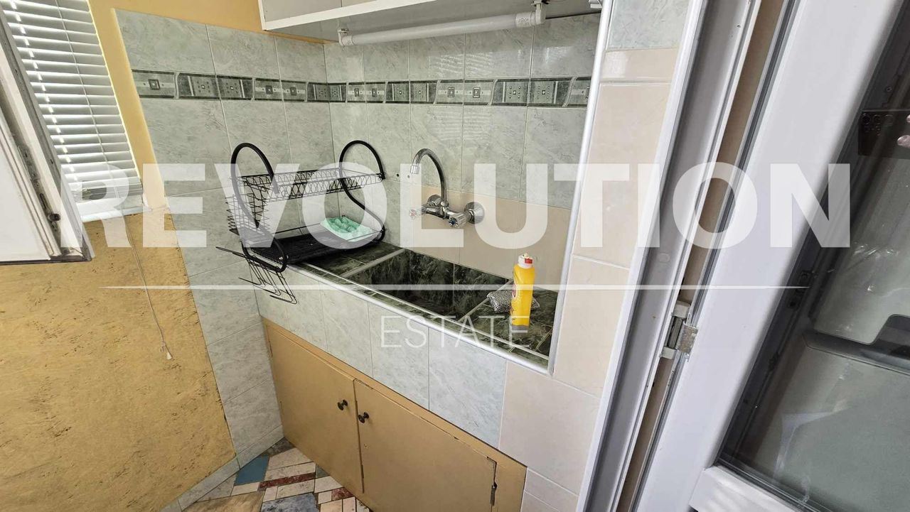 Дава се под наем Етаж от къща в Варна, м-т Траката - 60 кв.м за 1000 € - Снимка #4