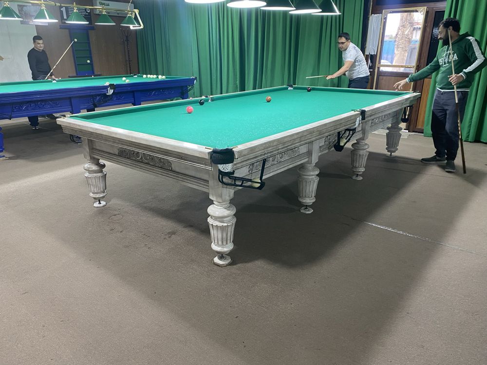 Бильярдный стол