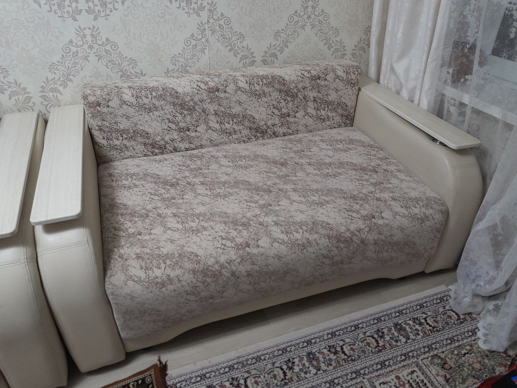 Продаётся диван в отличном состоянии