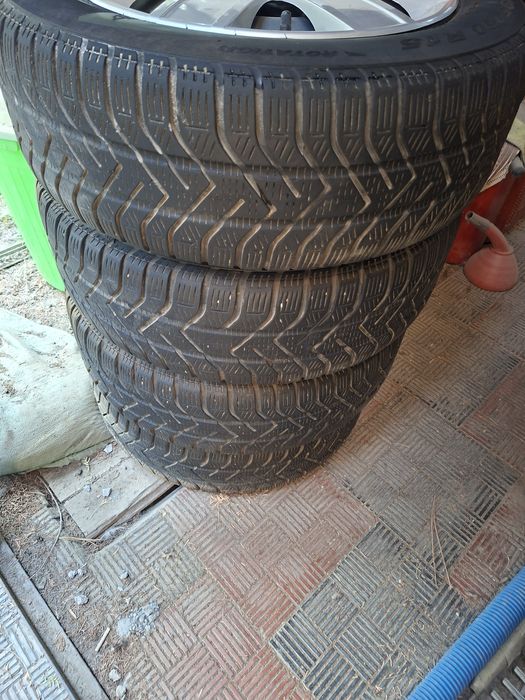 Продам диски с резиной Pirelli snowcontrol