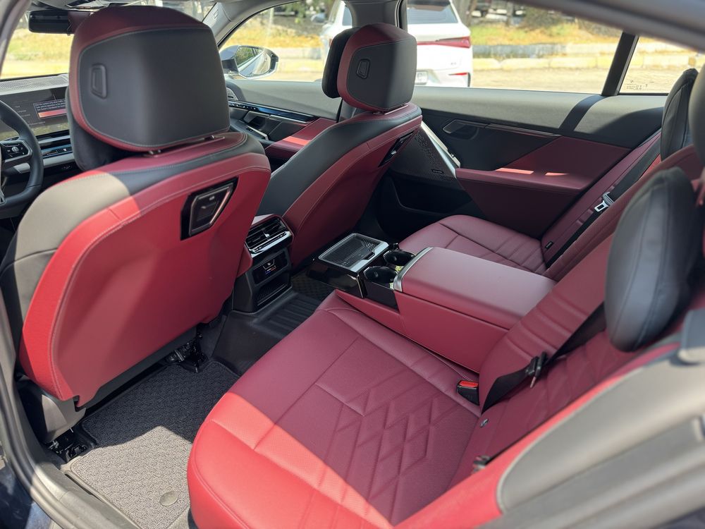 BMW I5 40L.