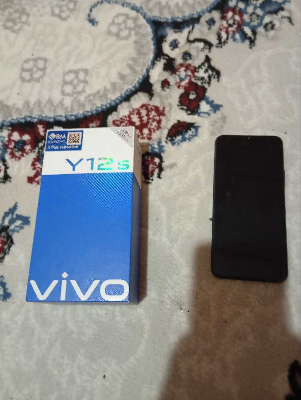 Telefon vivo y12c karobka dakument bor yangi