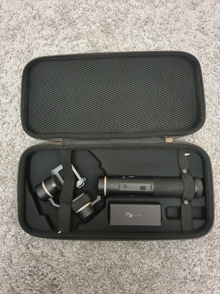 Продам электронный стабилизатор трехосевой, для экшен камер типа ГоПро