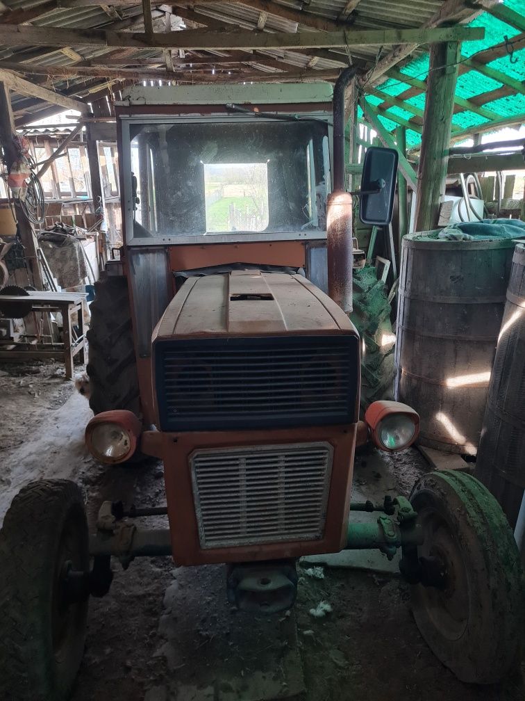 Tractor UTB    45